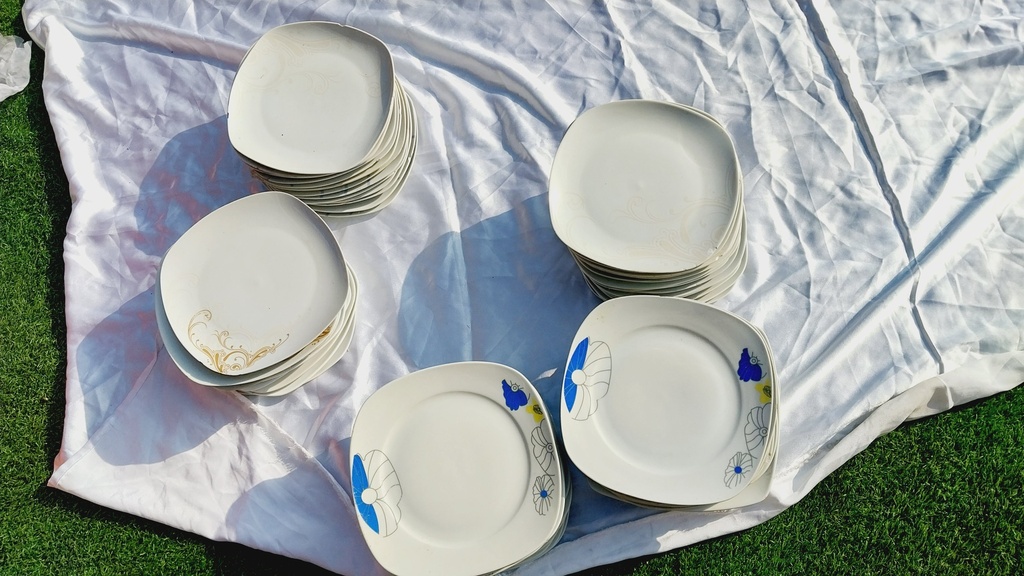 FLAT WHITE SQUARE PLATE