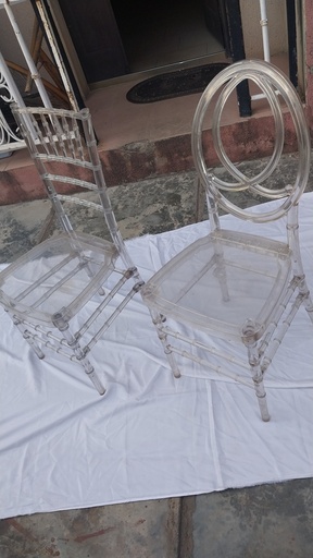 CHIVARY CHAIR (ACRYLIC)